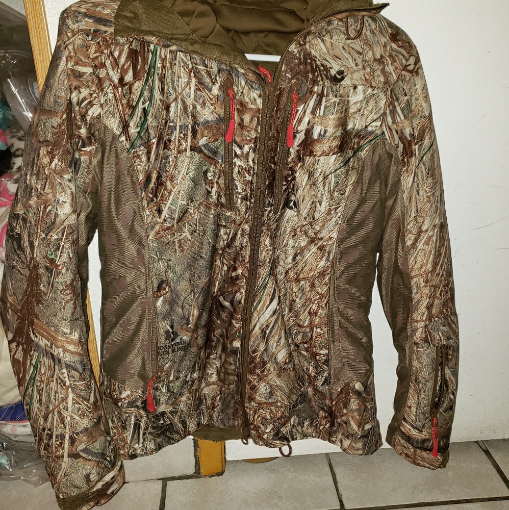 Nwot Cabelas double insulated camo jacket